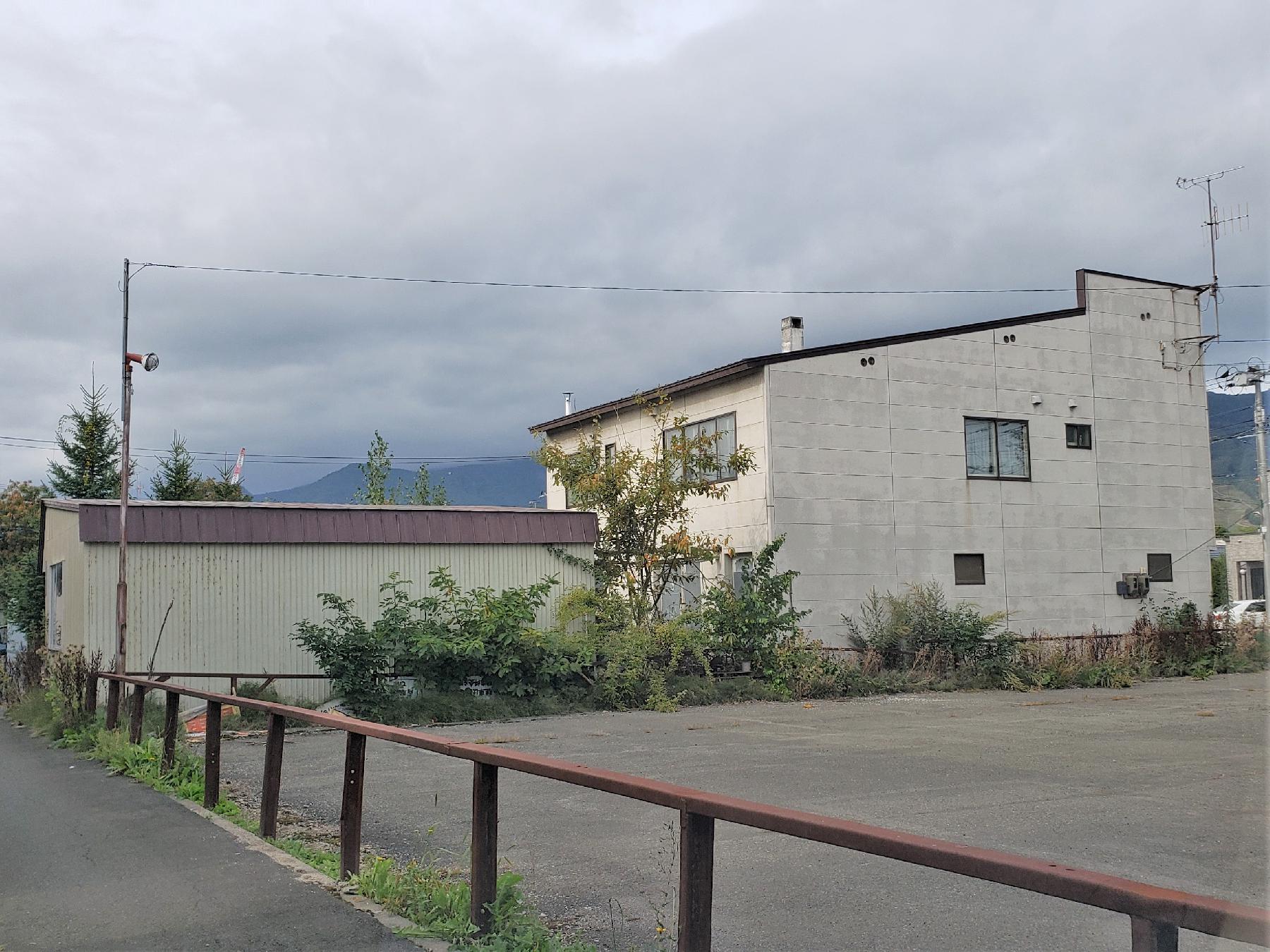 マルシェ近くの好立地 店舗兼住宅